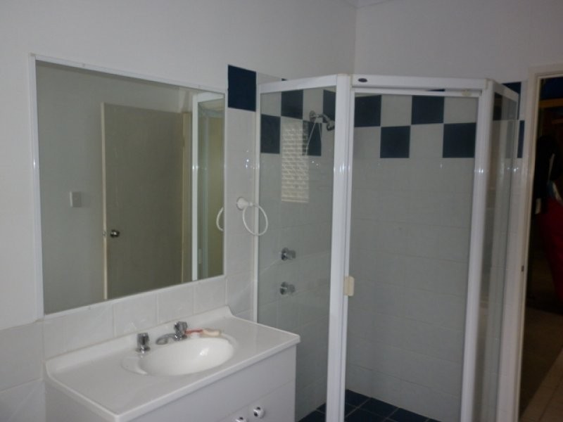 9 King St, Somerset Dam QLD 4312