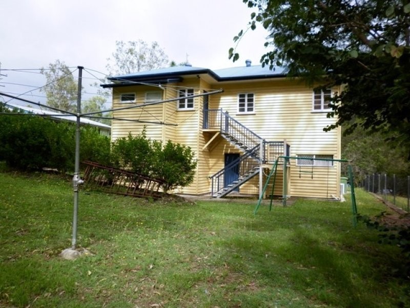 9 King St, Somerset Dam QLD 4312
