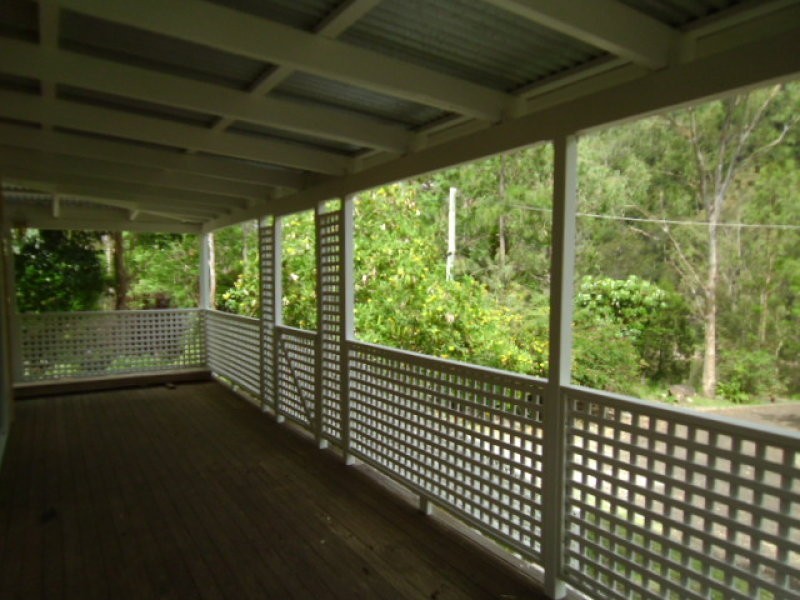 11 Jubliee St, Somerset Dam QLD 4312