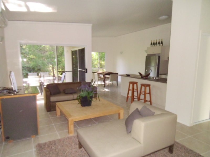 13 First Ave, Somerset Dam QLD 4312