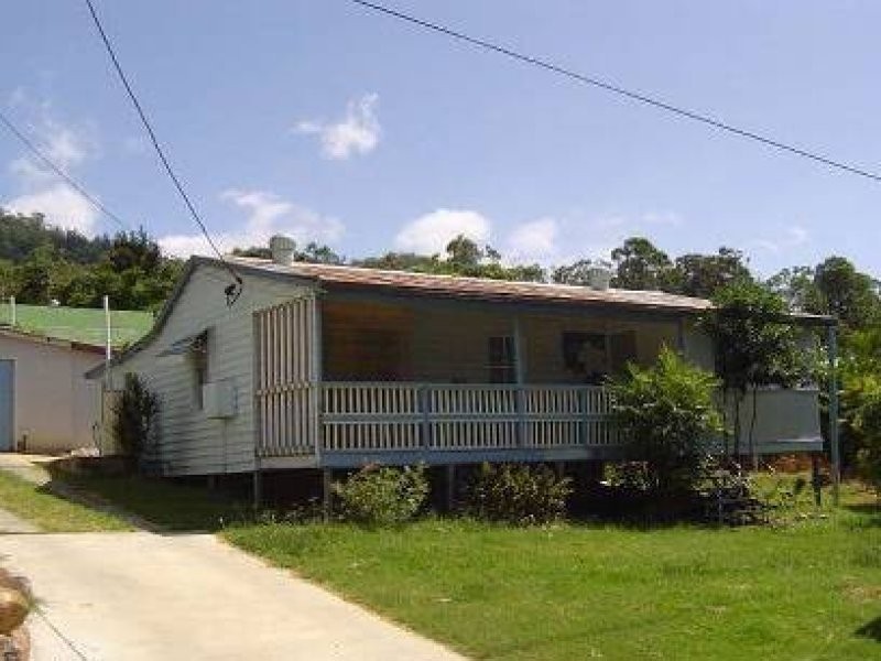 8 Second Ave, Somerset Dam QLD 4312