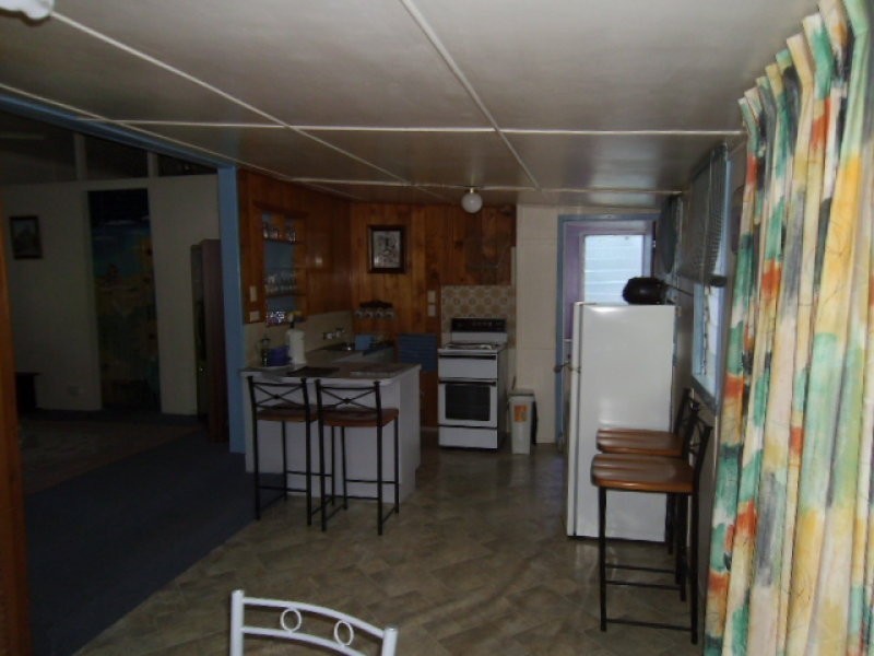 8 Second Ave, Somerset Dam QLD 4312