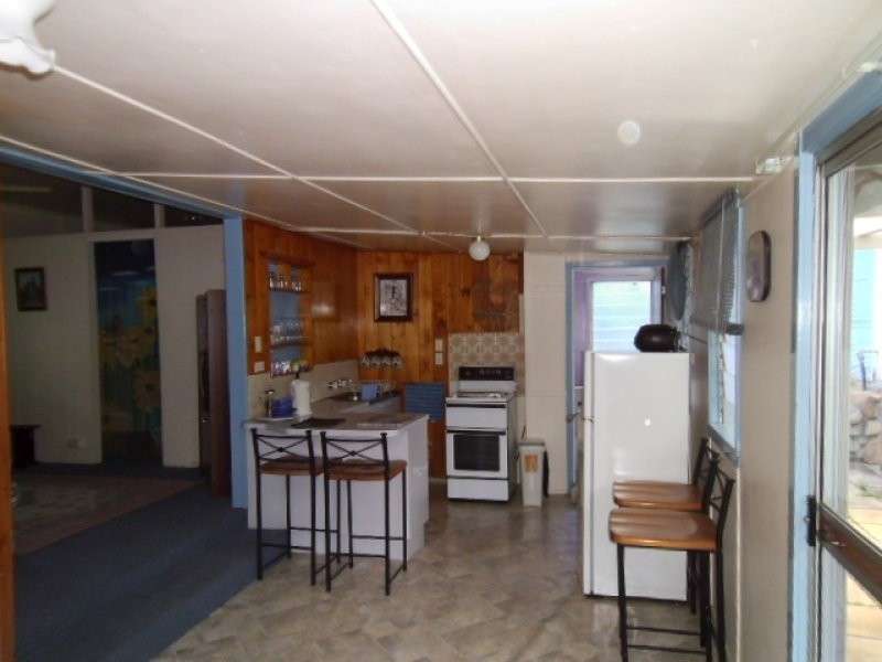 8 Second Ave, Somerset Dam QLD 4312