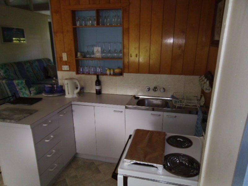 8 Second Ave, Somerset Dam QLD 4312