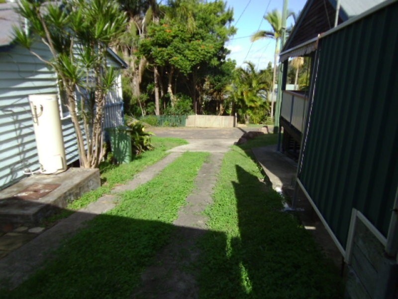 8 Second Ave, Somerset Dam QLD 4312