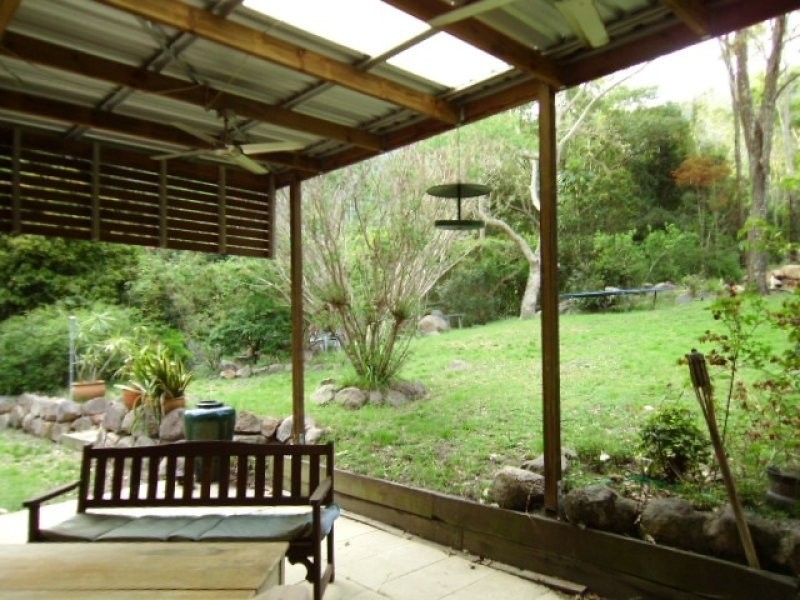1 Fifth Ave, Somerset Dam QLD 4312