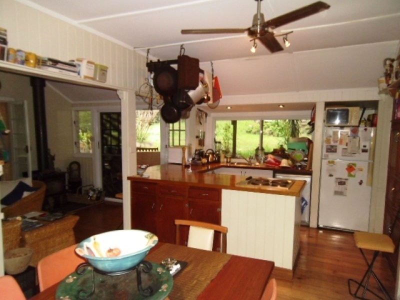 1 Fifth Ave, Somerset Dam QLD 4312
