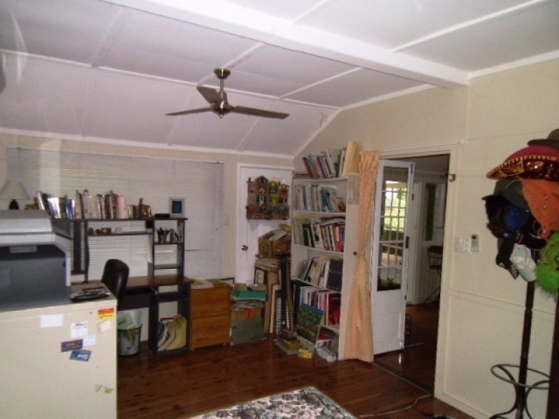 1 Fifth Ave, Somerset Dam QLD 4312
