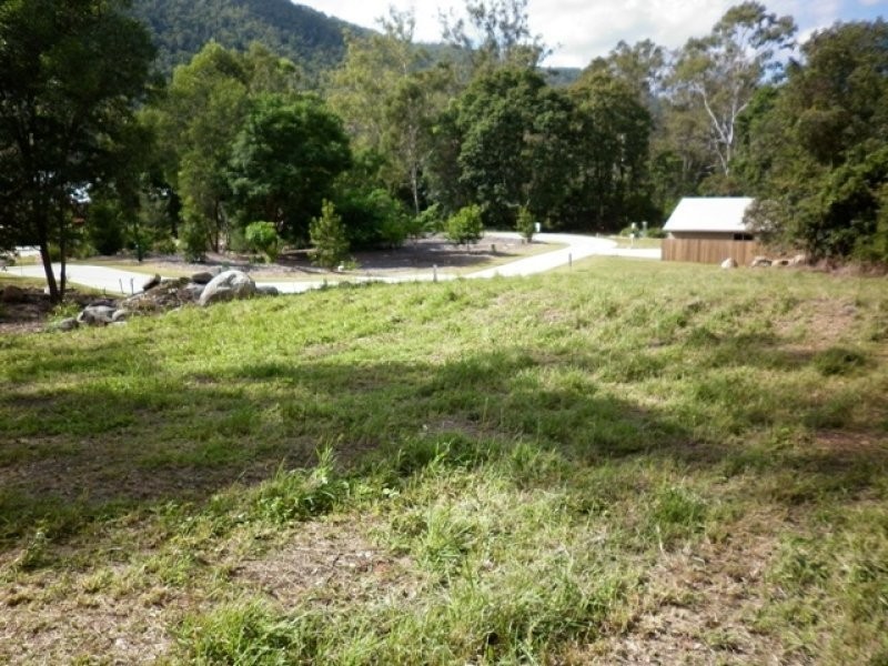 5 First Avenue, Somerset Dam QLD 4312