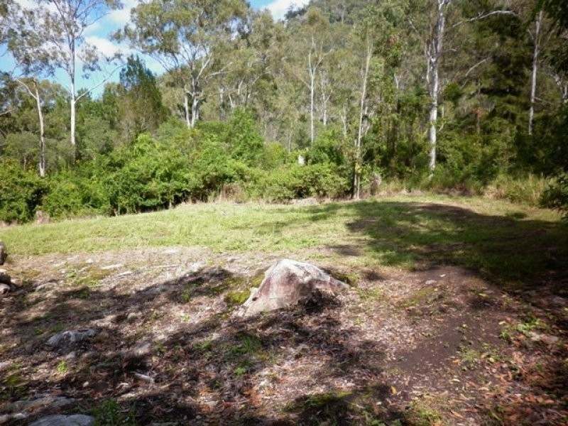 5 First Avenue, Somerset Dam QLD 4312