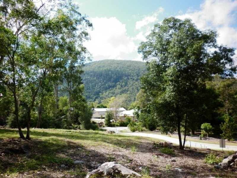 5 First Avenue, Somerset Dam QLD 4312