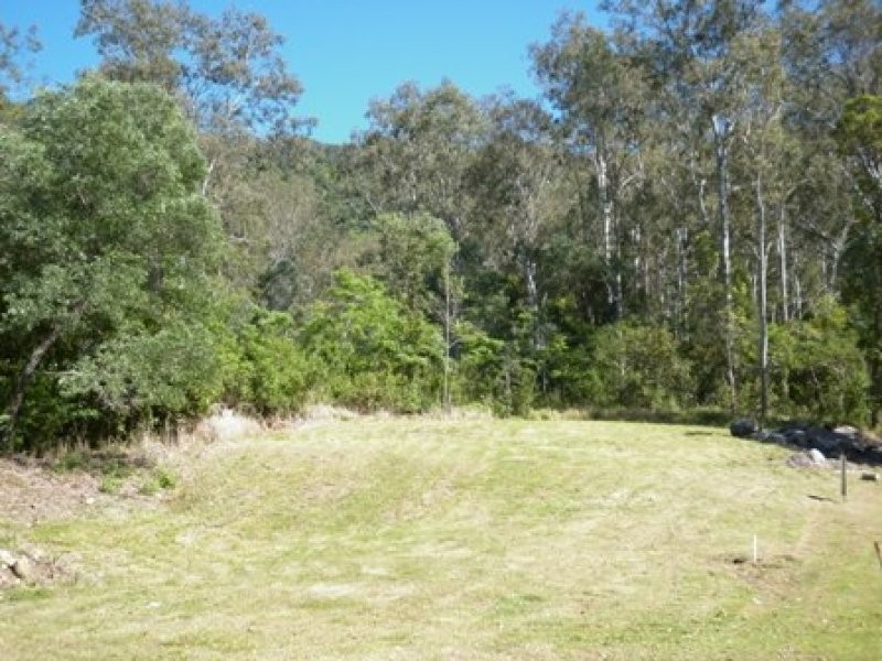 7 First Avenue, Somerset Dam QLD 4312