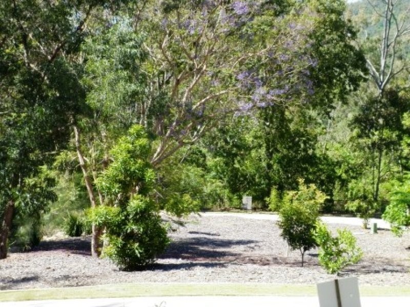 7 First Avenue, Somerset Dam QLD 4312