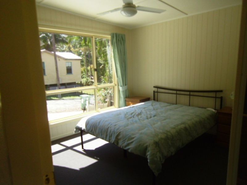 9 Edward St, Somerset Dam QLD 4312