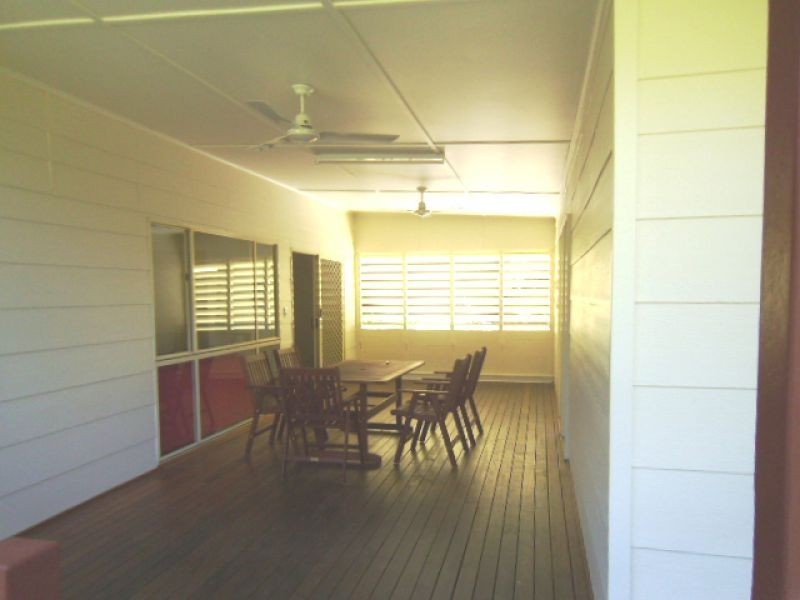 9 Edward St, Somerset Dam QLD 4312