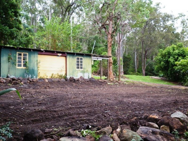 29 Fifth Ave, Somerset Dam QLD 4312