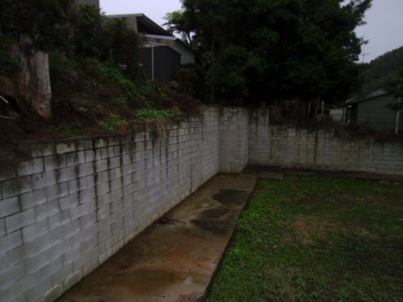 11 First Ave, Somerset Dam QLD 4312