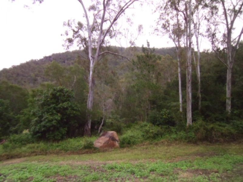 11 First Ave, Somerset Dam QLD 4312
