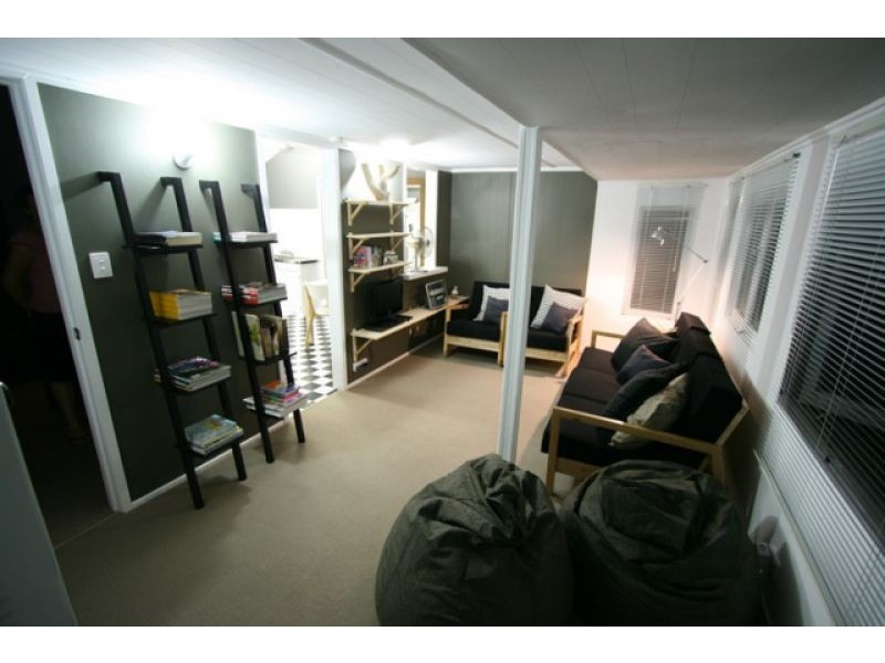 2 Albert St, Somerset Dam QLD 4312