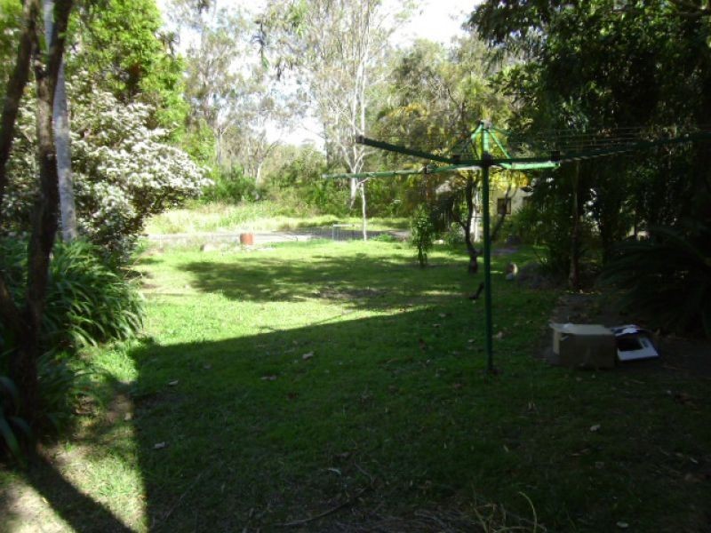 5 Gipps St, Somerset Dam QLD 4312