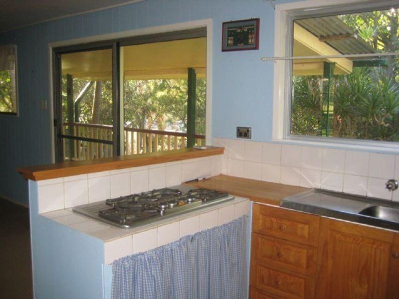5 Gipps St, Somerset Dam QLD 4312