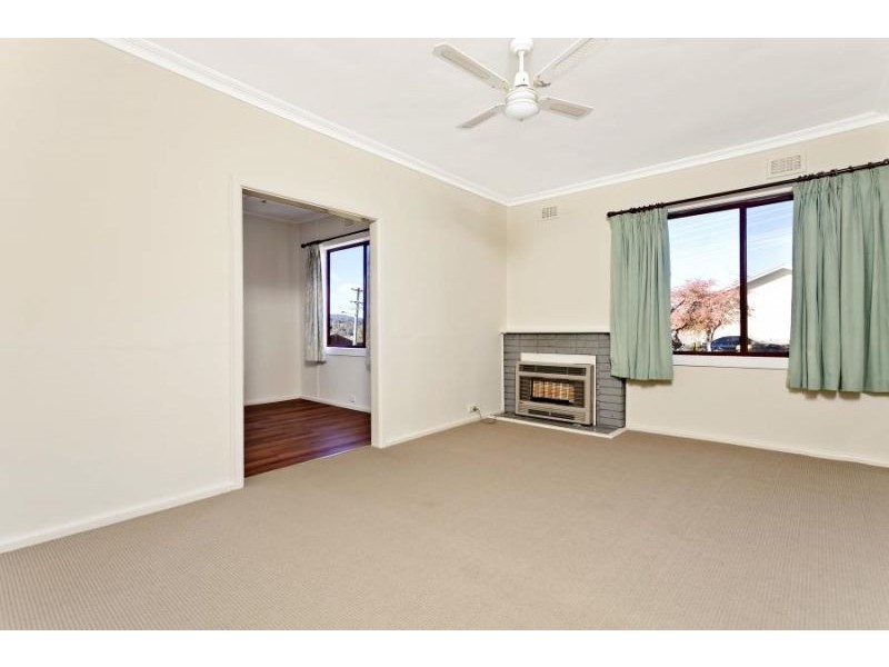 9 Fergus Road, Queanbeyan NSW 2620