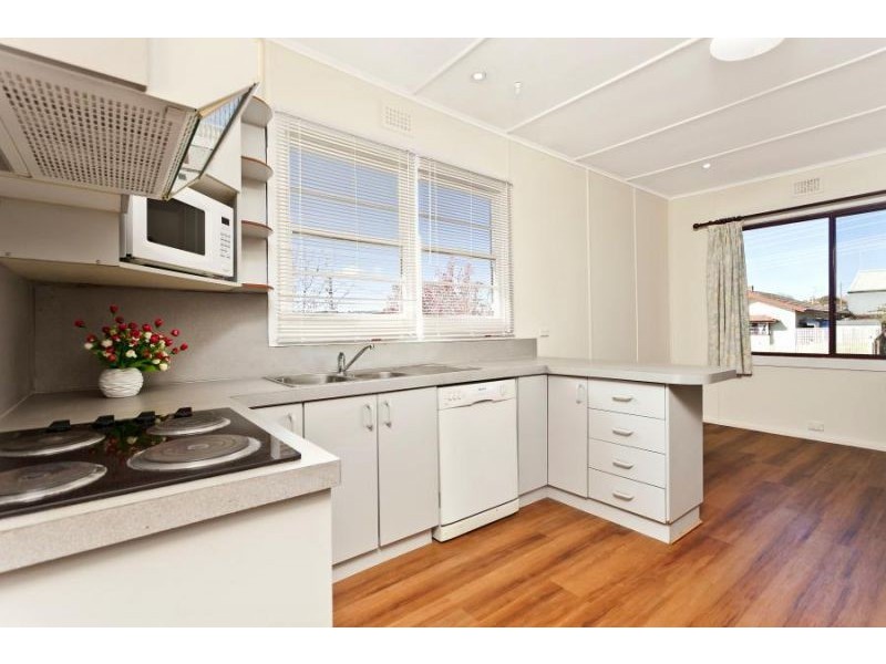 9 Fergus Road, Queanbeyan NSW 2620