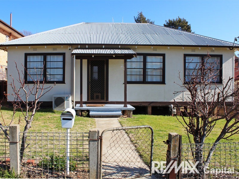 37 McIntosh Street, Queanbeyan NSW 2620