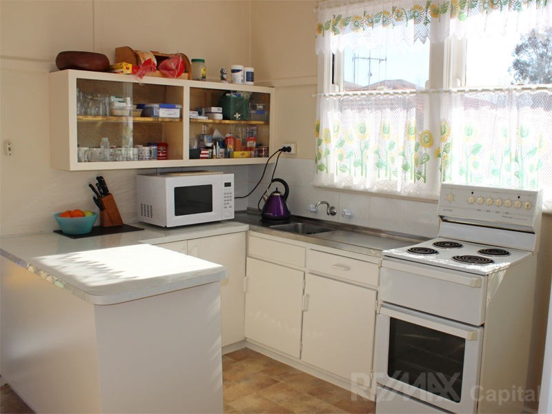 37 McIntosh Street, Queanbeyan NSW 2620