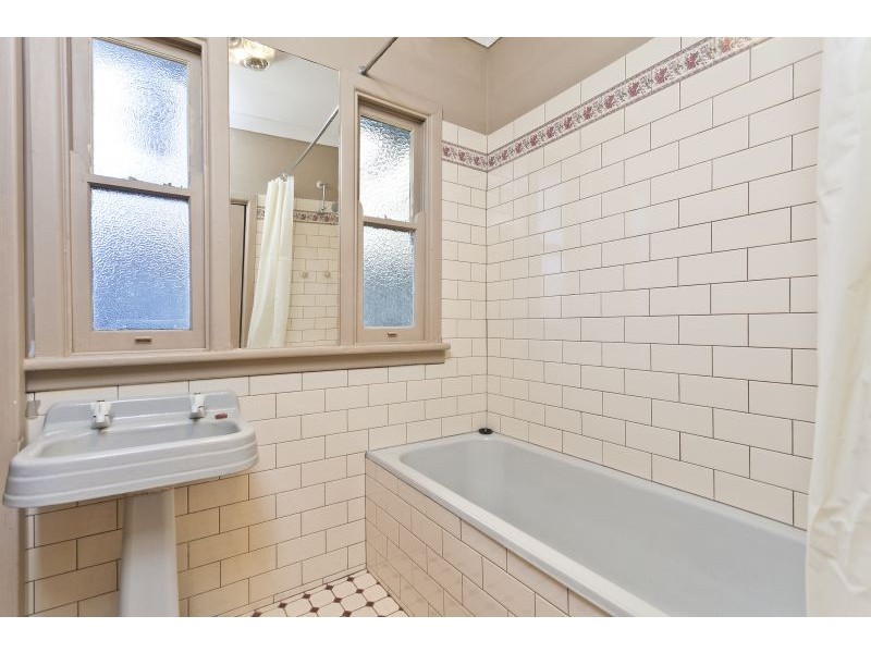 29 Henderson Road, Queanbeyan NSW 2620