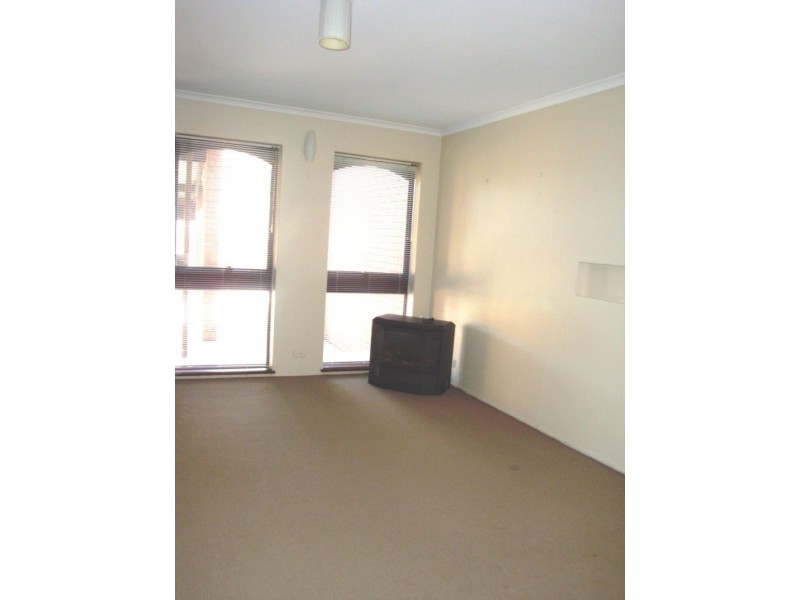 3/12 Nimmitabel Street, Queanbeyan NSW 2620