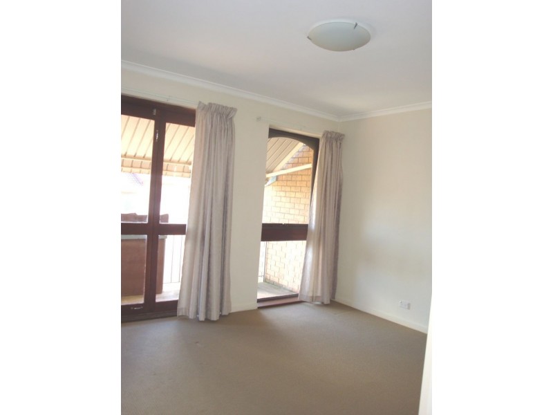 3/12 Nimmitabel Street, Queanbeyan NSW 2620