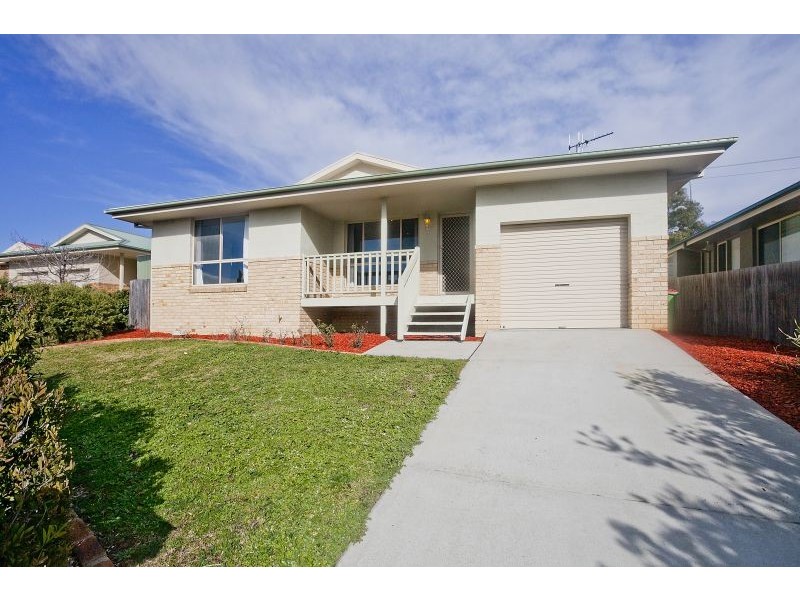 19 Telopea Place, Queanbeyan West NSW 2620