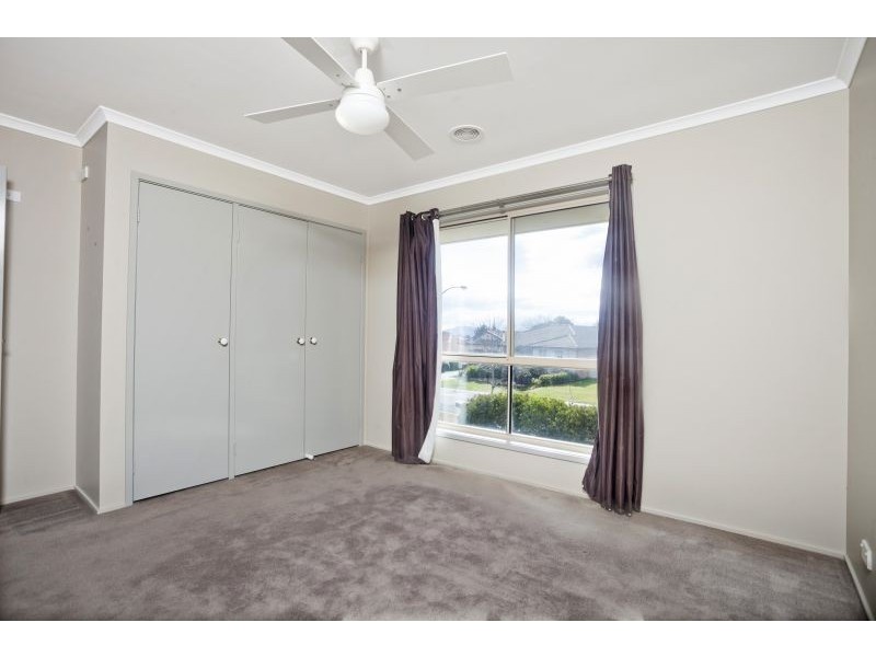 19 Telopea Place, Queanbeyan West NSW 2620