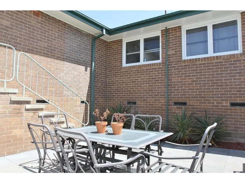 6 Mallee Crescent, Queanbeyan NSW 2620