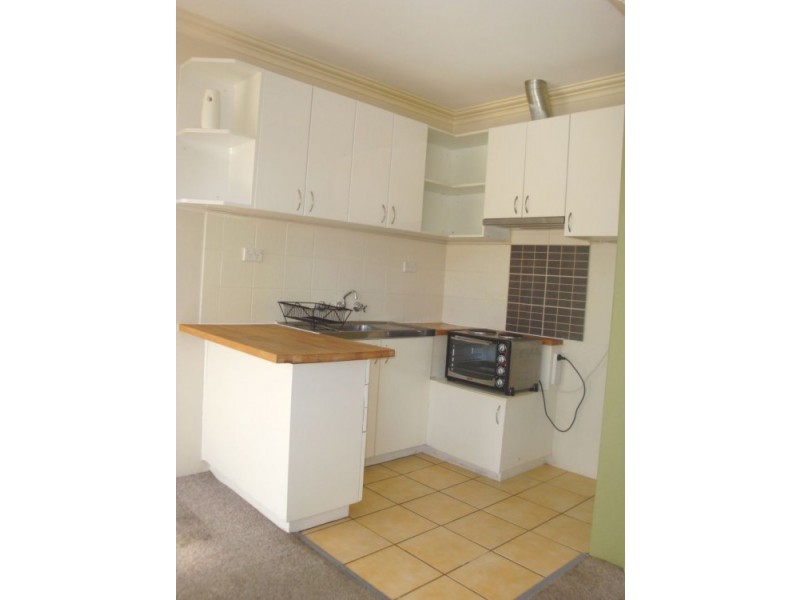 16/22 Mowatt Street, Queanbeyan NSW 2620