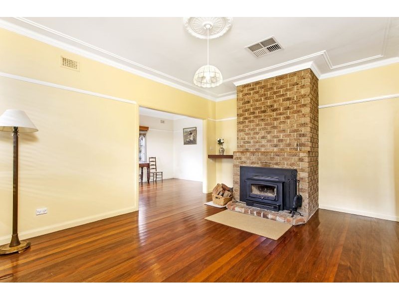 44 Molonglo Street, Queanbeyan NSW 2620