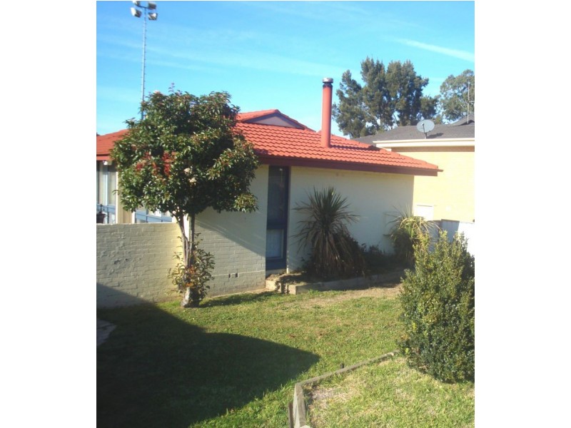 16 Waratah Street, Queanbeyan NSW 2620