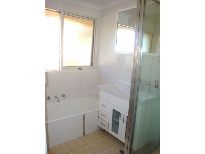 16 Waratah Street, Queanbeyan NSW 2620