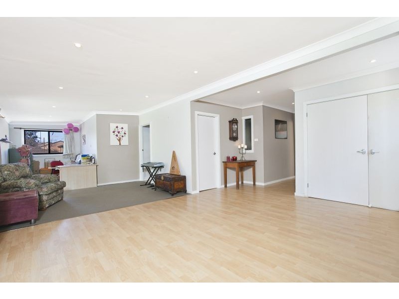 2 Gilmore Place, Queanbeyan West NSW 2620