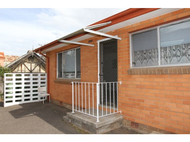2/56 Atkinson Street, Queanbeyan East NSW 2620