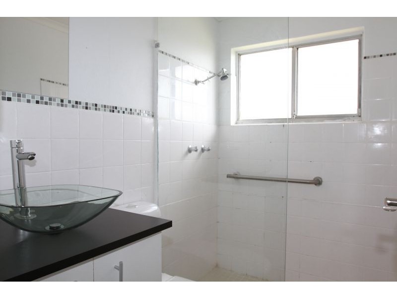 2/56 Atkinson Street, Queanbeyan East NSW 2620