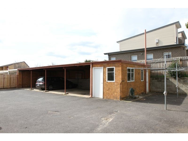 2/56 Atkinson Street, Queanbeyan East NSW 2620