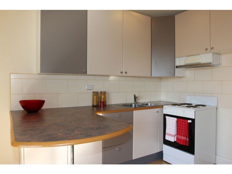 9/8 Davison Street, Queanbeyan NSW 2620