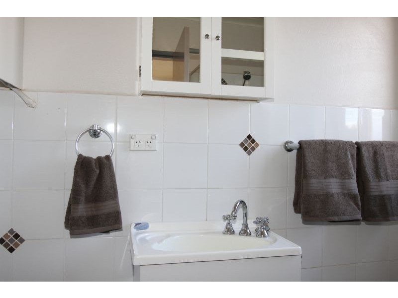 9/8 Davison Street, Queanbeyan NSW 2620