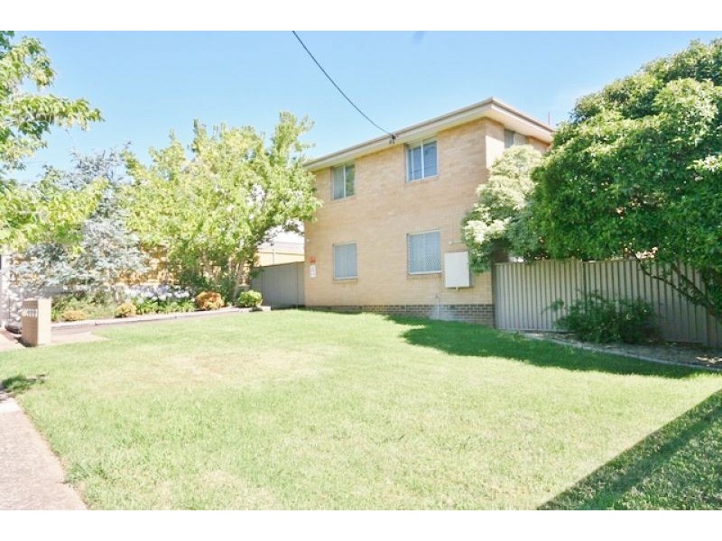 4/36 Henderson Road, Queanbeyan NSW 2620