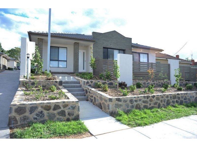 1/100 Uriarra Road, Queanbeyan NSW 2620