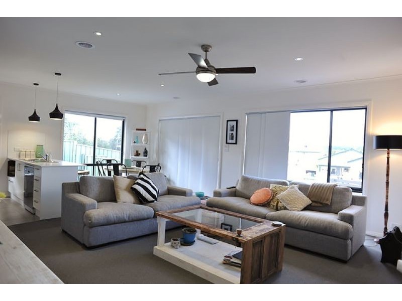 1/100 Uriarra Road, Queanbeyan NSW 2620