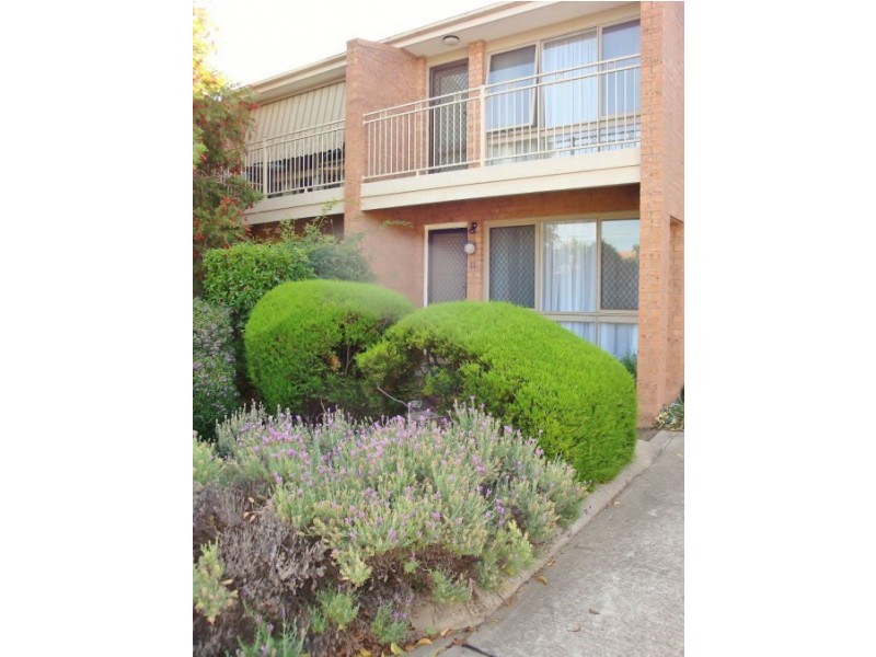 11/11 Donald Road, Queanbeyan NSW 2620