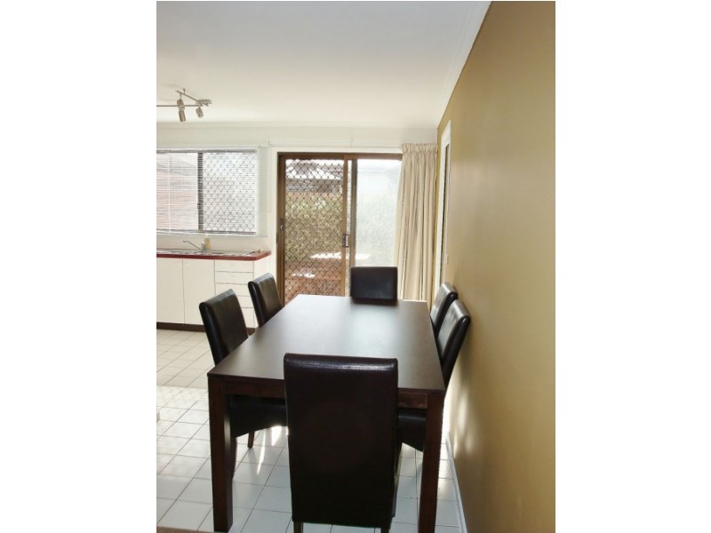 11/11 Donald Road, Queanbeyan NSW 2620